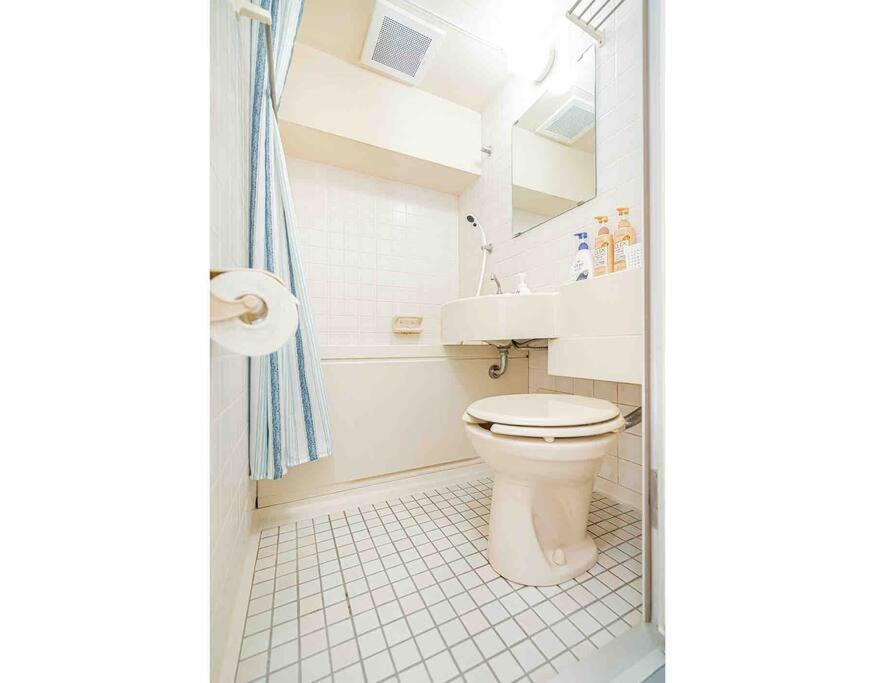 A Boutique One-bedroom In Takadanobaba, Shinjuku Ward, Tokyo. A 6-minute Walk To The Yamanote Line Tōkyō